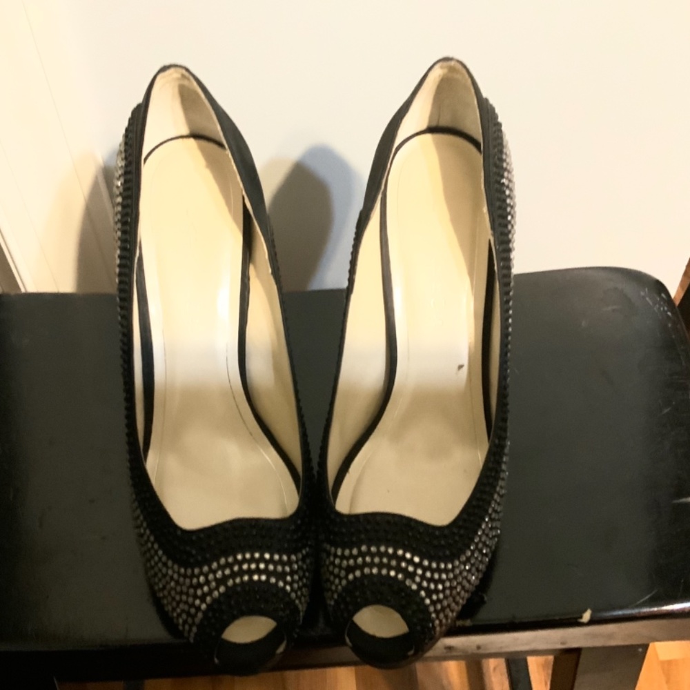 Shoes - Picture 3 of 3